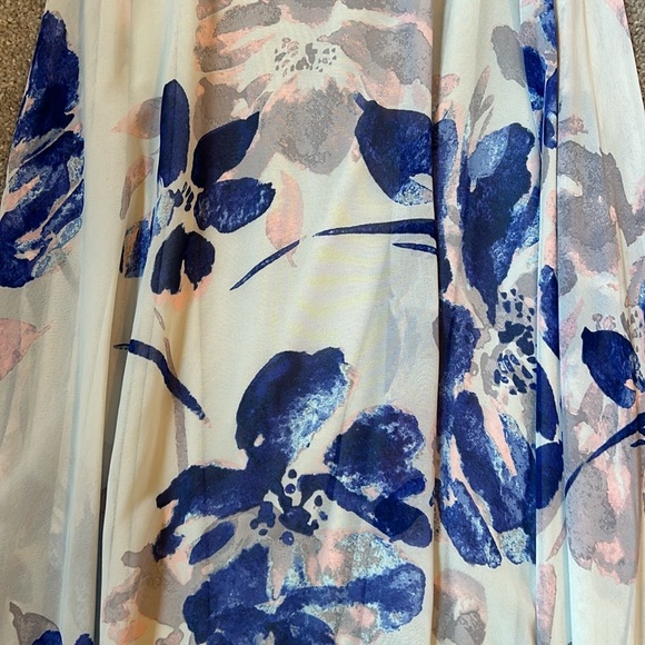 Maxi floral dress, halter top and open corset back - Picture 2 of 3